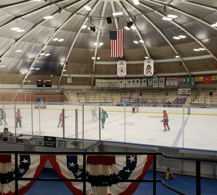 cantiague-park-ice-rink-photo